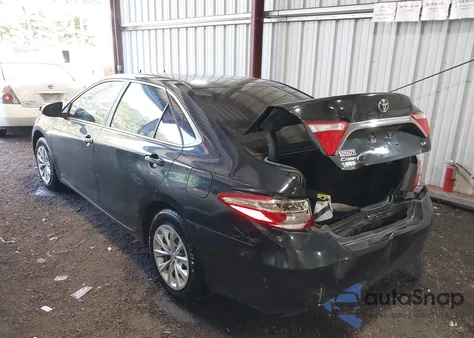 2017 Toyota Camry Le z USA, uszkodzony, nr VIN 4T1BF1FK7HU737878